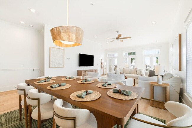 Building Photo - 22022 Front Beach Rd