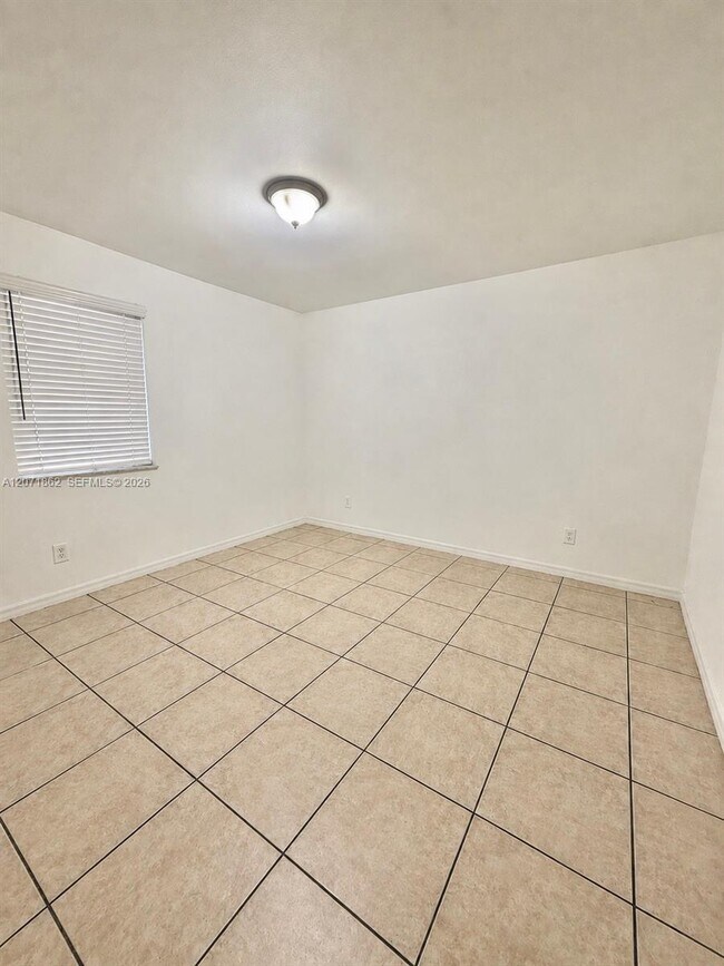 Building Photo - 2653 SW 51st St