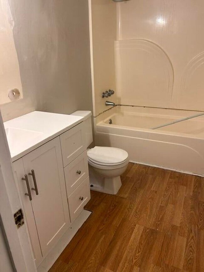 Building Photo - Foxborough 2 Bedroom Townhome