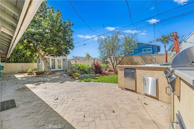 Building Photo - 16311 Woodstock Ln