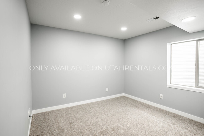 Building Photo - 6459 W Arranmore Dr