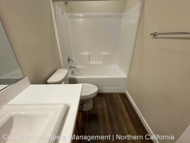 Building Photo - 4 br, 2.5 bath House - 3212 Vintage Drive