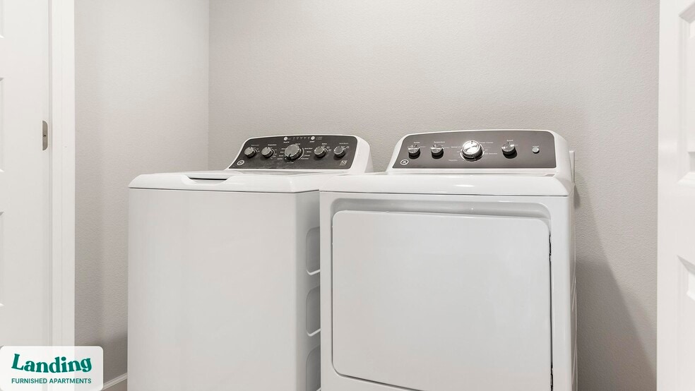 Building Photo - 3401 Redbud Ln