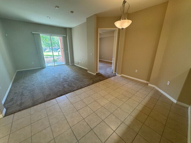 Building Photo - SPACIOUS BOTTOM FLOOR 2 BEDROOM IN THE GATED MANHATTAN CONDOS