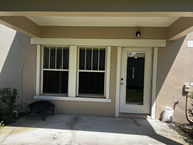 Building Photo - 2060 Cypress Bay Blvd
