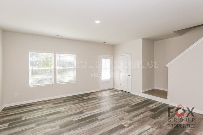 Building Photo - 108 Dogwood Village Trl