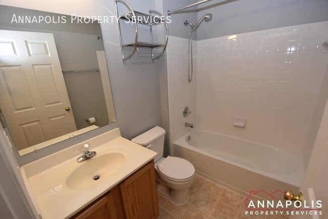 Building Photo - 8203 Barrington Ct