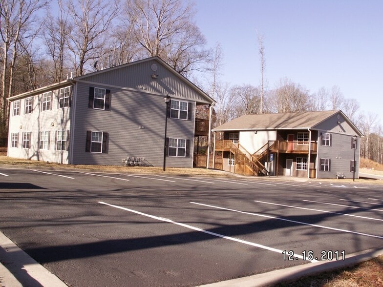 Building Photo - 7400 Courtyard Dr