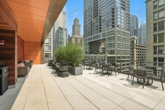 Building Photo - 59 W Randolph St
