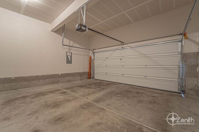 Building Photo - 2018 S Taverner Dr