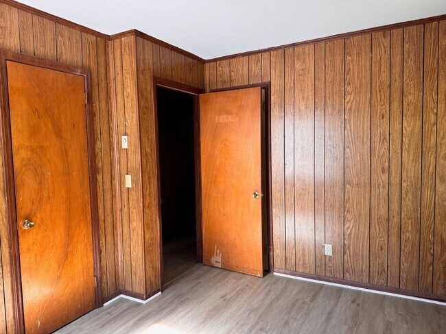 Building Photo - 3 bed, 1 bath brick home located in Troy