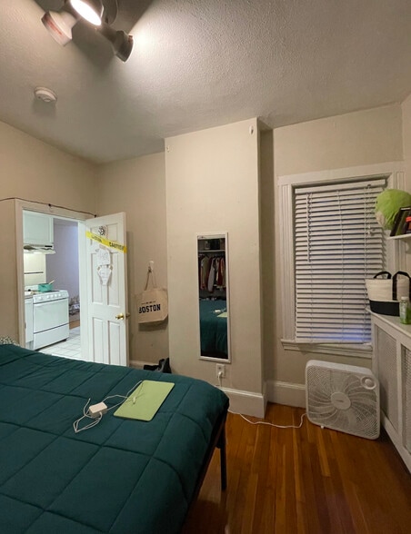 Building Photo - 58 Westland Ave