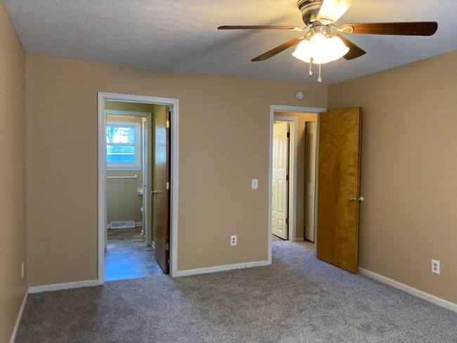 Building Photo - 112 Kristen Ct