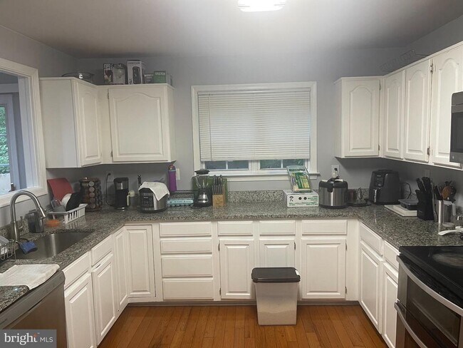 Building Photo - 13150 Ashnut Ln