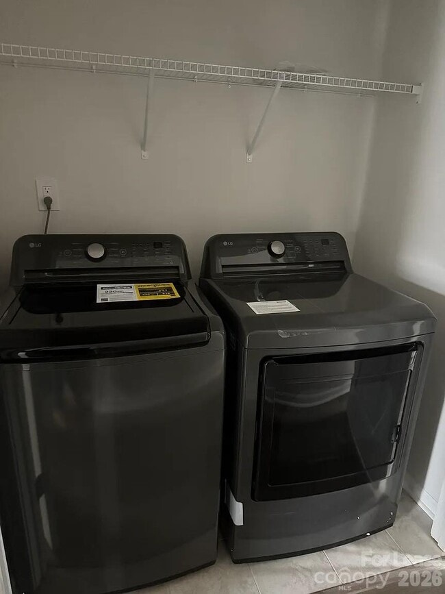 Building Photo - 5029 Sunnybrae Pl