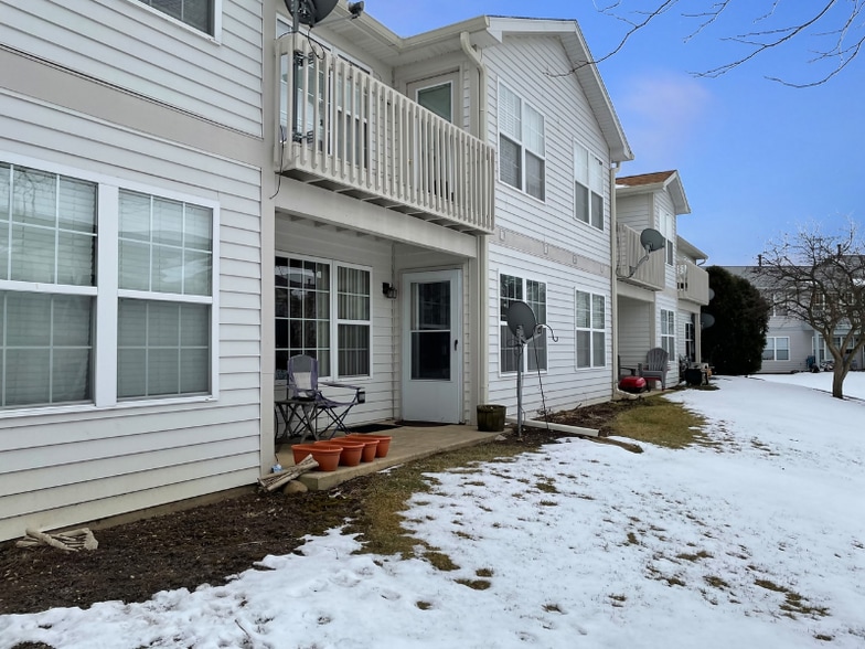 Building Photo - 1160 N Red Oak Cir