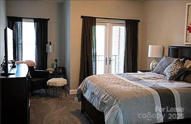 Building Photo - 1320 Fillmore Ave