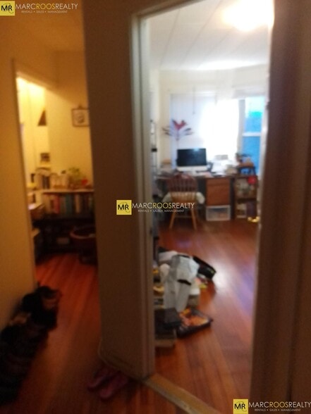 Building Photo - 154 Webster Ave