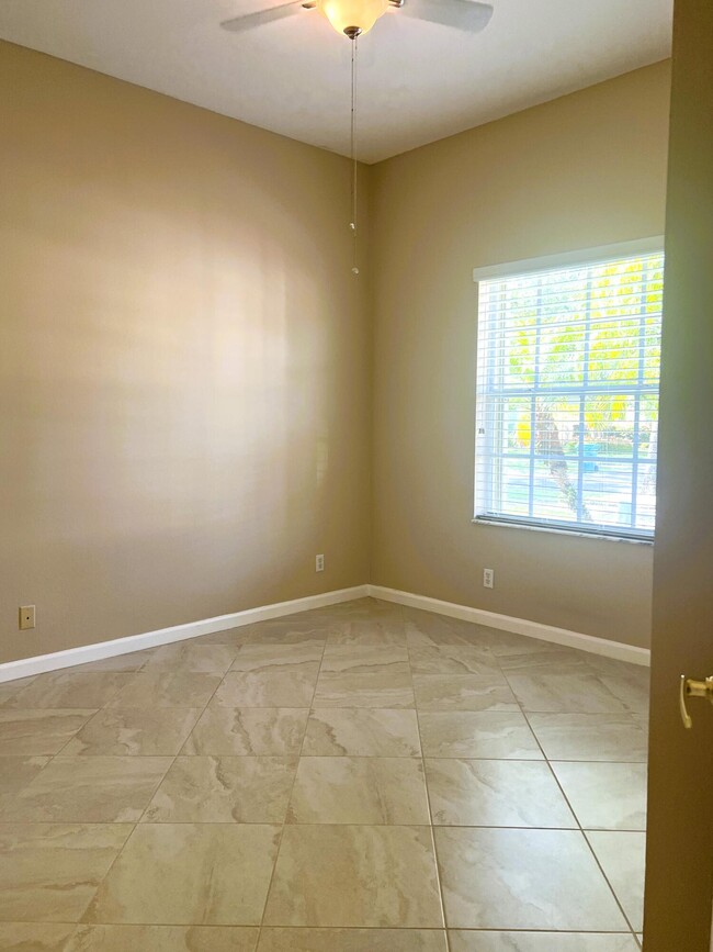 Building Photo - 6120 Spring Lake Terrace