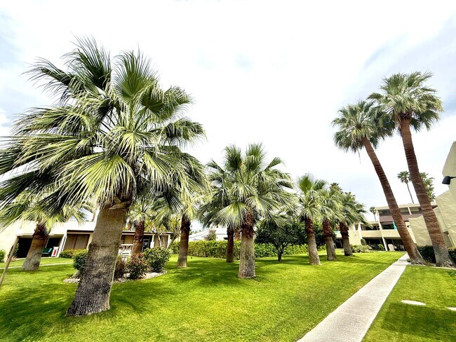 Building Photo - Furnished One Bedroom - Long Term - Smoke Tree Raquet Club