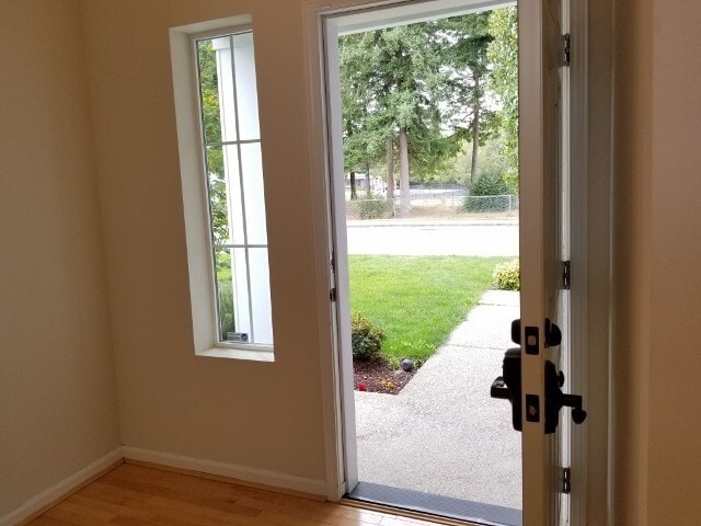 Building Photo - Pet Friendly Tumwater Hill Home