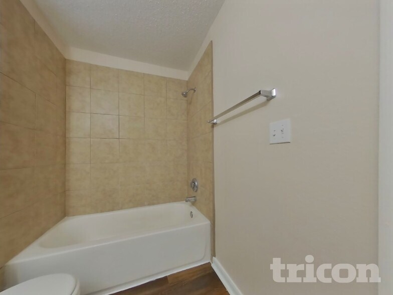 Building Photo - 3259 Jorns St