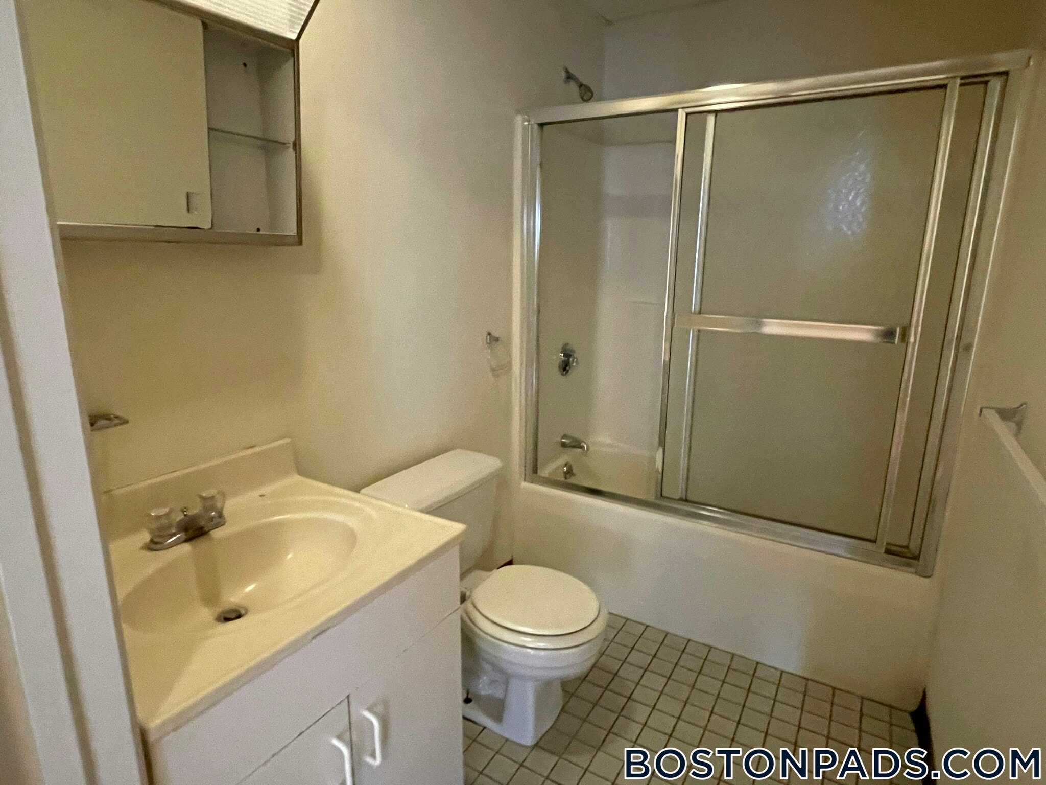 Building Photo - 81 Essex St