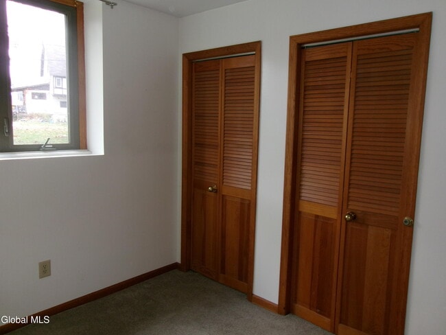 Building Photo - 222 S Ten Broeck St