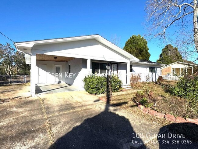 Primary Photo - Charming and spacious 3-bedroom, 2-bath ho...