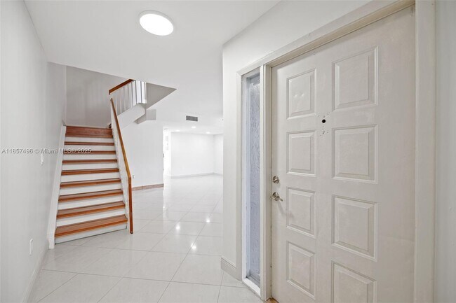 Building Photo - 1382 NW 123rd Ave