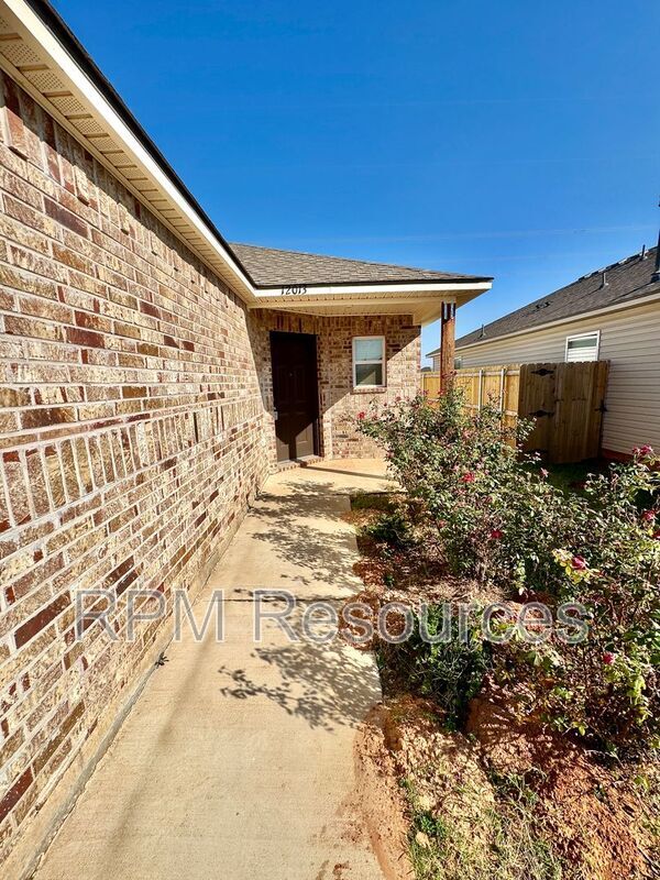 Building Photo - 12013 SW 31st St