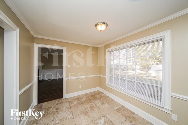 Building Photo - 8158 Creekside Cir S