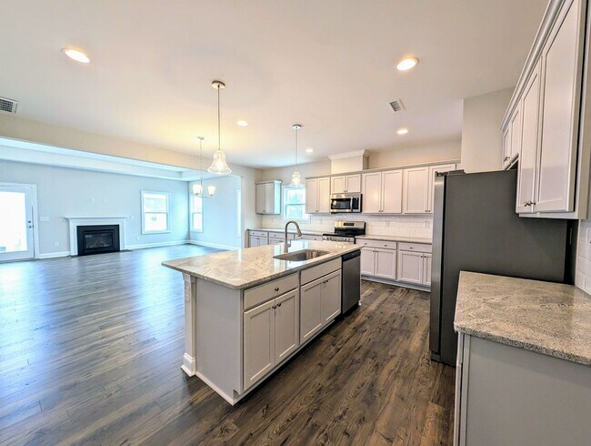 Building Photo - Barrington Dream Home
