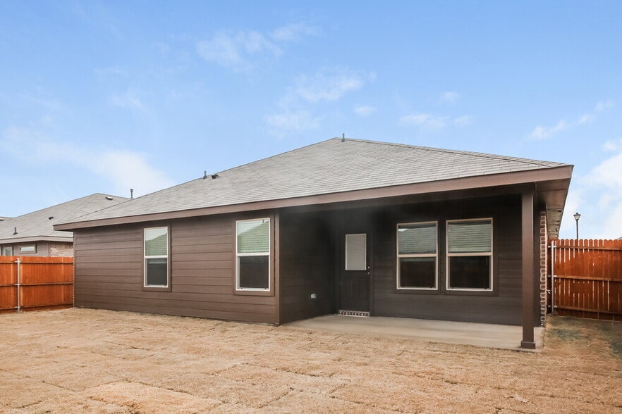 Building Photo - 829 Walls Blvd