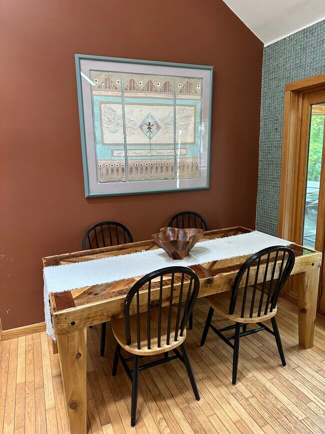 Building Photo - 16 Gibbons Ln