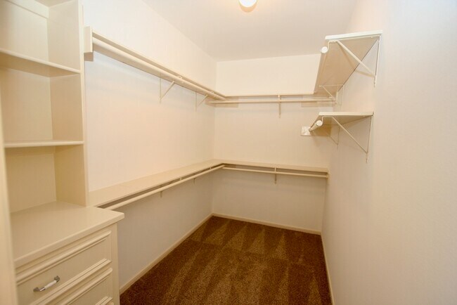 Building Photo - 6706 Prairie Dunes Dr