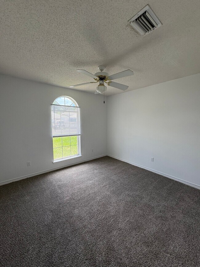 Building Photo - 953 Southern Oaks Ct