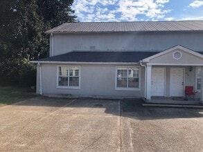 Building Photo - 623 N Gloster St