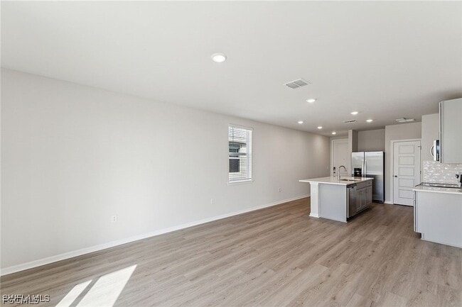 Building Photo - 44421 Diamond Trl