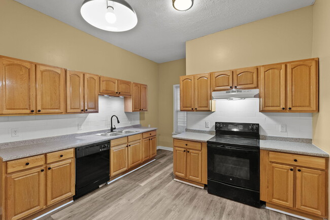 Building Photo - 216 N 2nd St