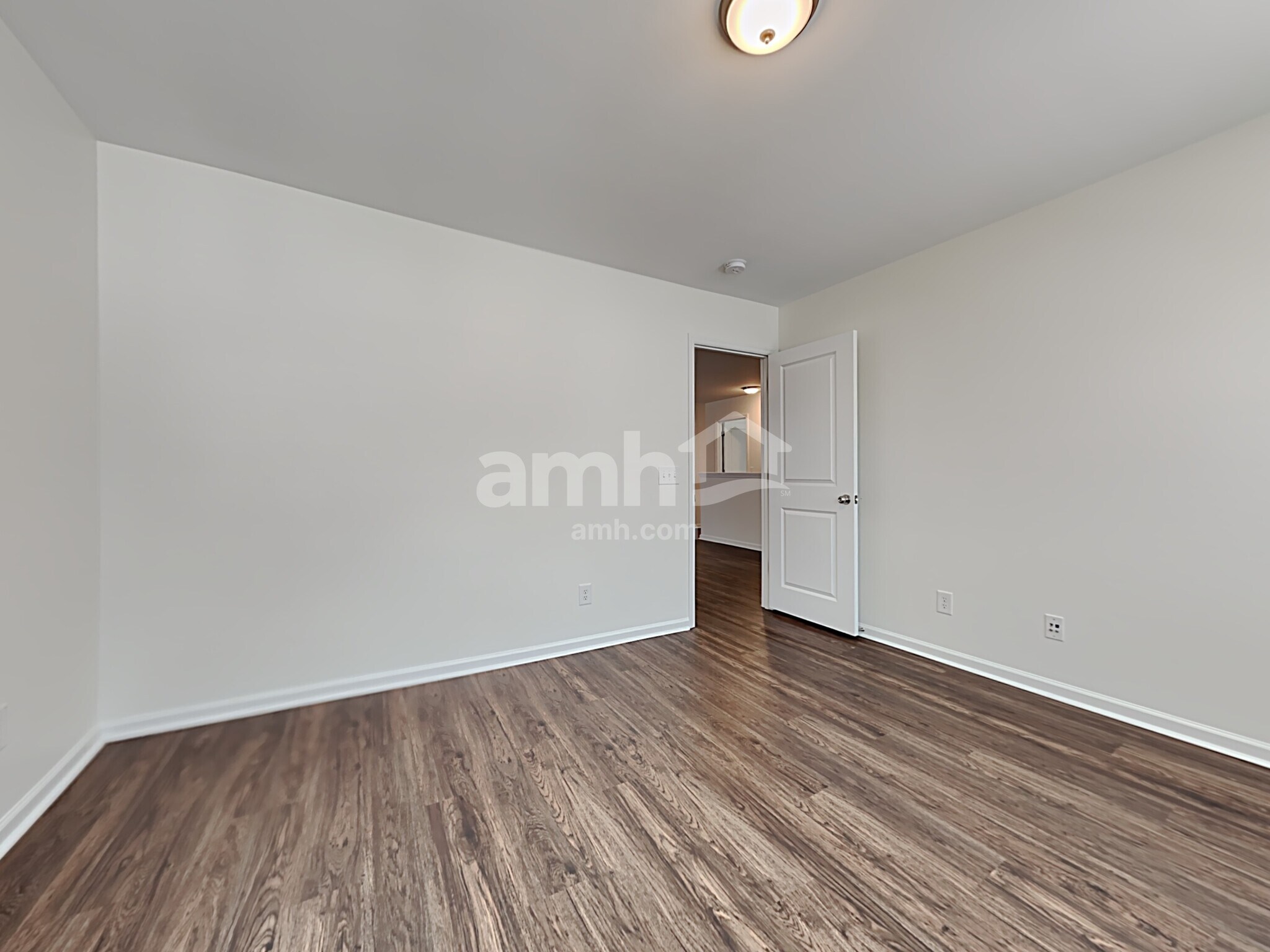 Building Photo - 106 Vango Dr