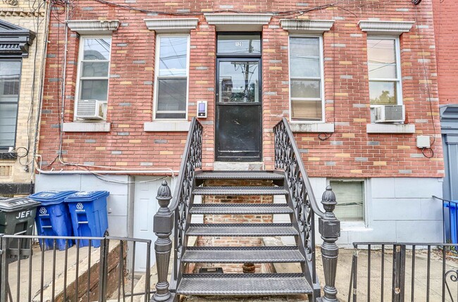 Building Photo - 120 Jefferson St