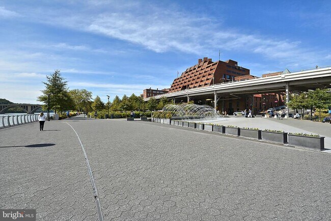 Building Photo - 2500 Q St NW