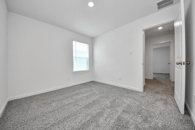 Building Photo - 2138 Olivos St