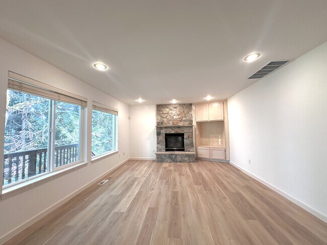 Building Photo - 8419 143rd Ct NE