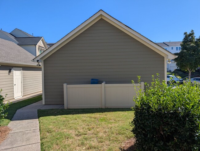 Building Photo - Beautiful Townhome located in Brightwalk!