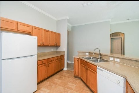Building Photo - 9284 Thunderbolt Dr