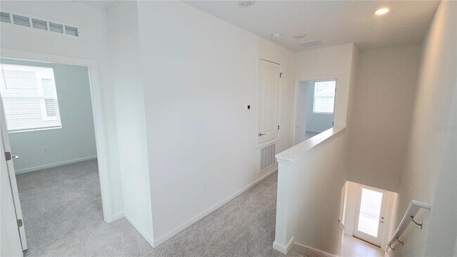 Building Photo - 724 Squire Ave