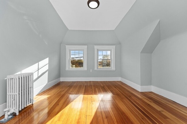 Building Photo - 537 Park Ave