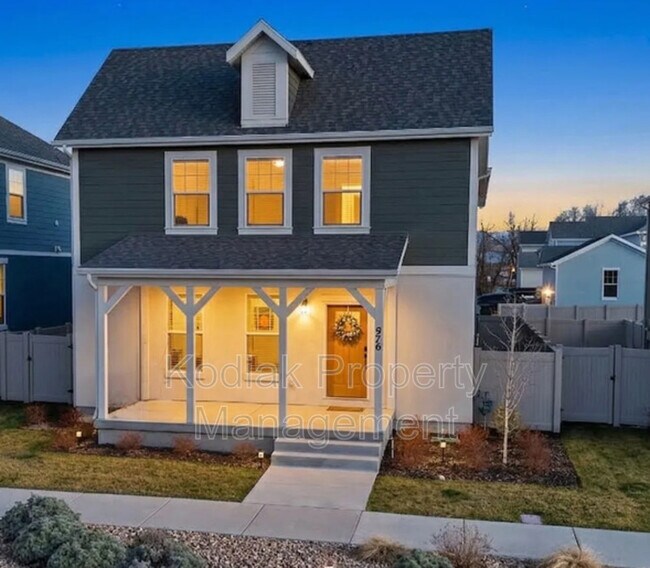 Building Photo - 979 Shoreline Dr